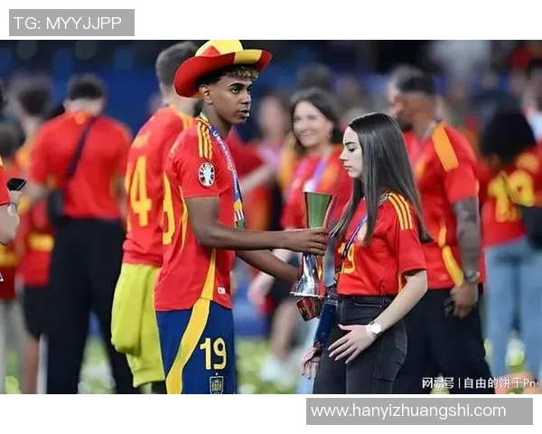 加维引领新时代足球风潮展现年轻球员的无限潜力与激情